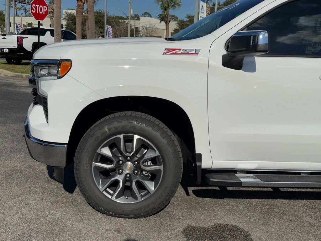 2025 Chevrolet Silverado 1500 LT 11