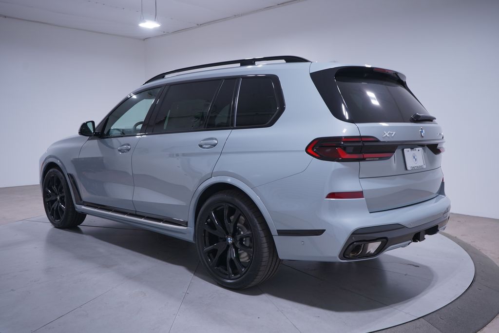 2025 BMW X7 xDrive40i 3