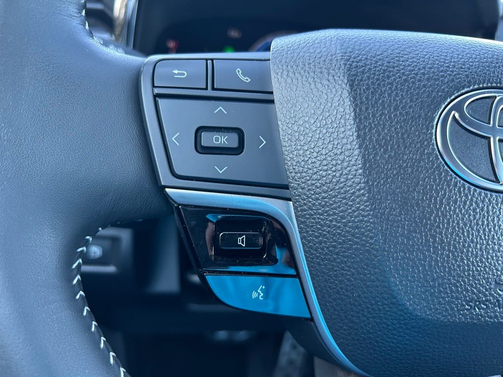 Thumbnail: 2025 Toyota Camry - 20