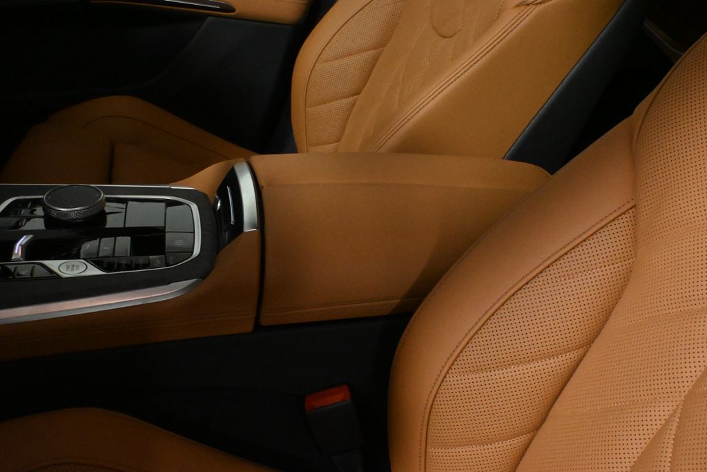 Thumbnail: 2026 BMW X5 - 25