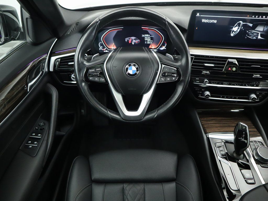 Thumbnail: 2021 BMW 5 Series - 10