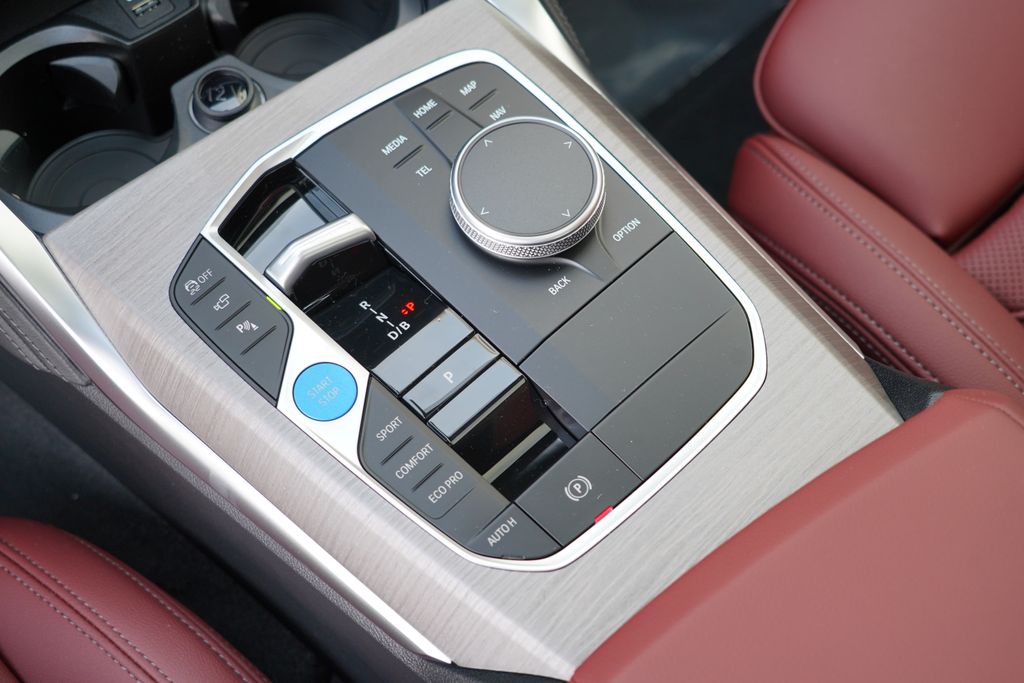 Thumbnail: 2026 BMW i4 - 18