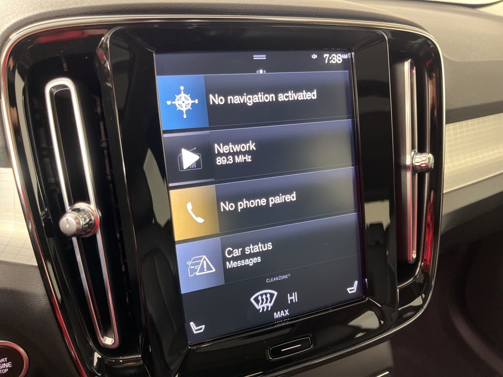 Thumbnail: 2022 Volvo XC40 - 31