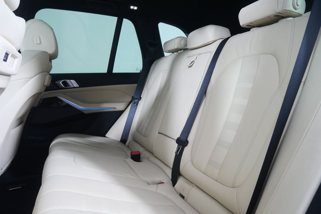 Thumbnail: 2021 BMW X5 - 16