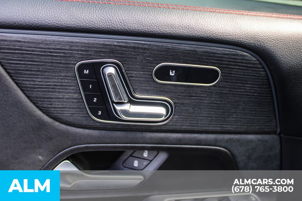 Used 2024 Black Mercedes-Benz GLB 250 image 38