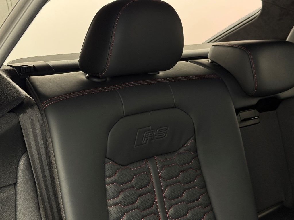 Thumbnail: 2021 Audi RS Q8 - 29