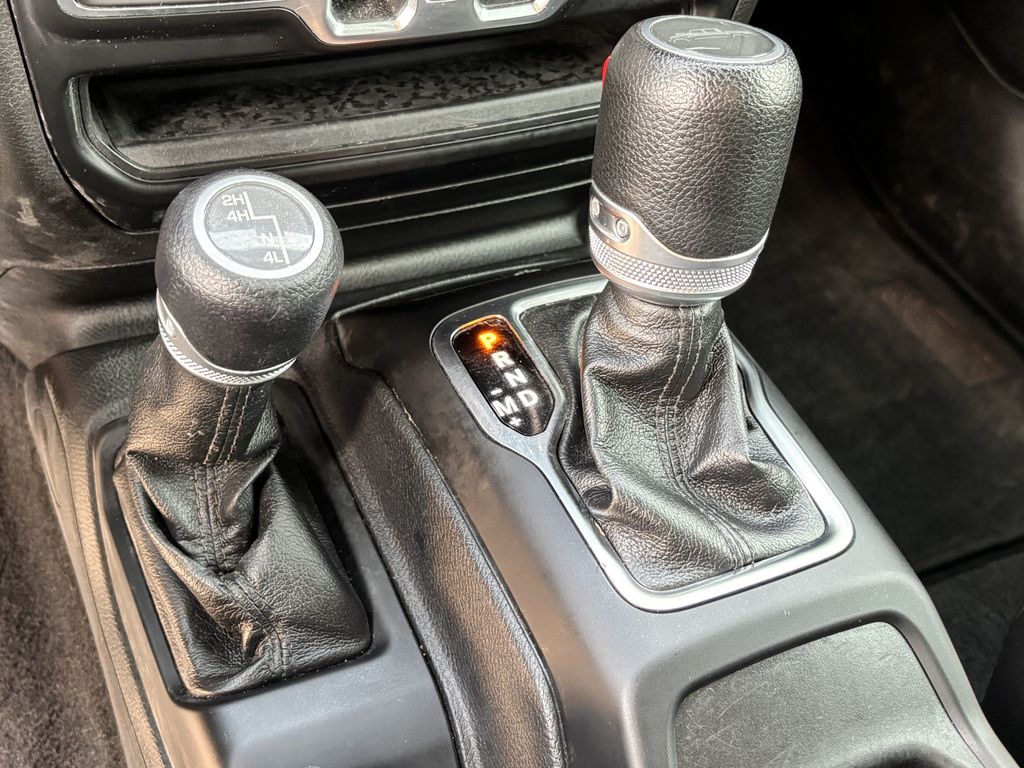 Used Car 2021 Jeep Gladiator  For Sale Under $30,000 In Corsicana, Texas