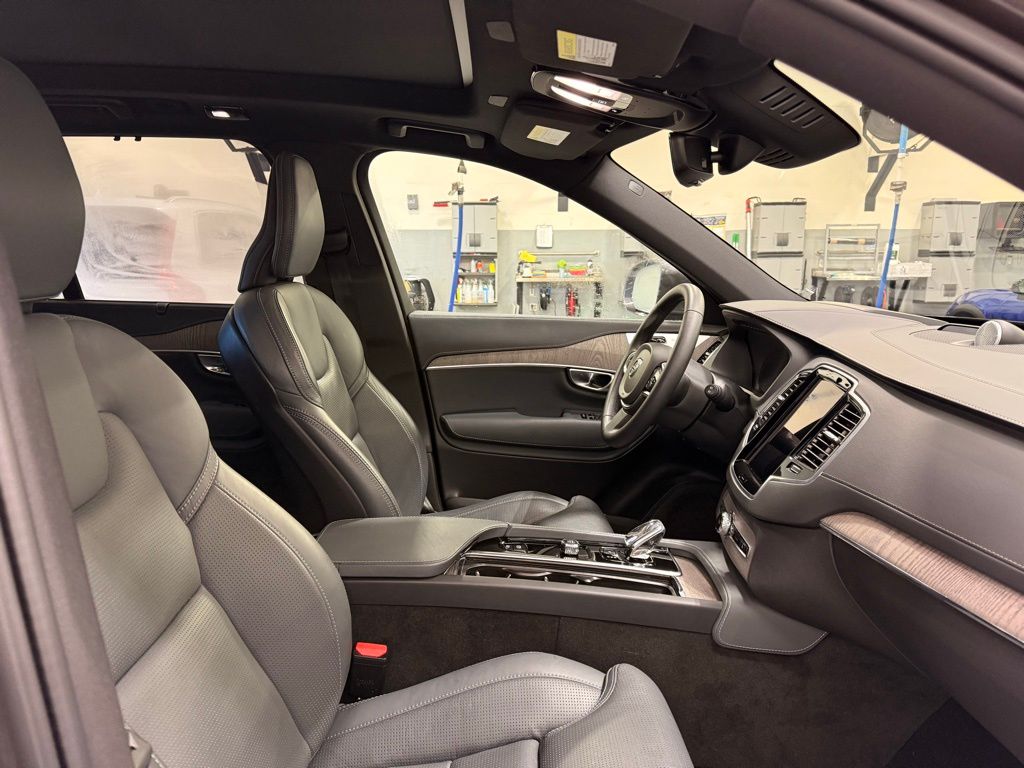 Thumbnail: 2023 Volvo XC90 - 29