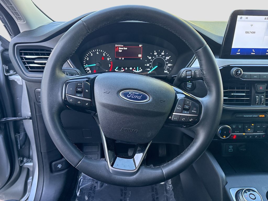 Used 2022 Silver Ford SEL image 11