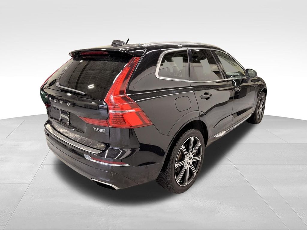 Thumbnail: 2018 Volvo XC60 - 7