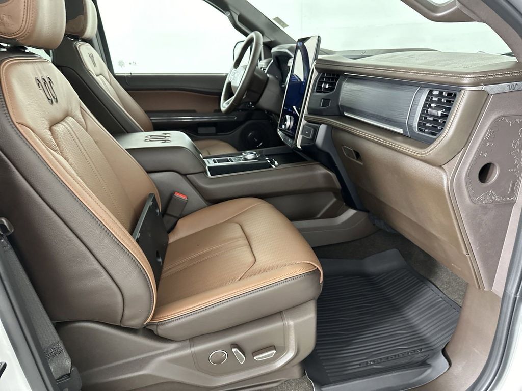 2024 Ford Expedition King Ranch 12