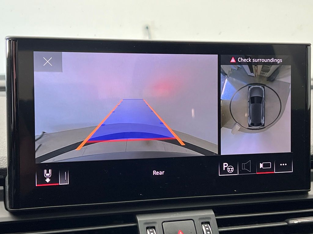 Thumbnail: 2021 Audi SQ5 - 15