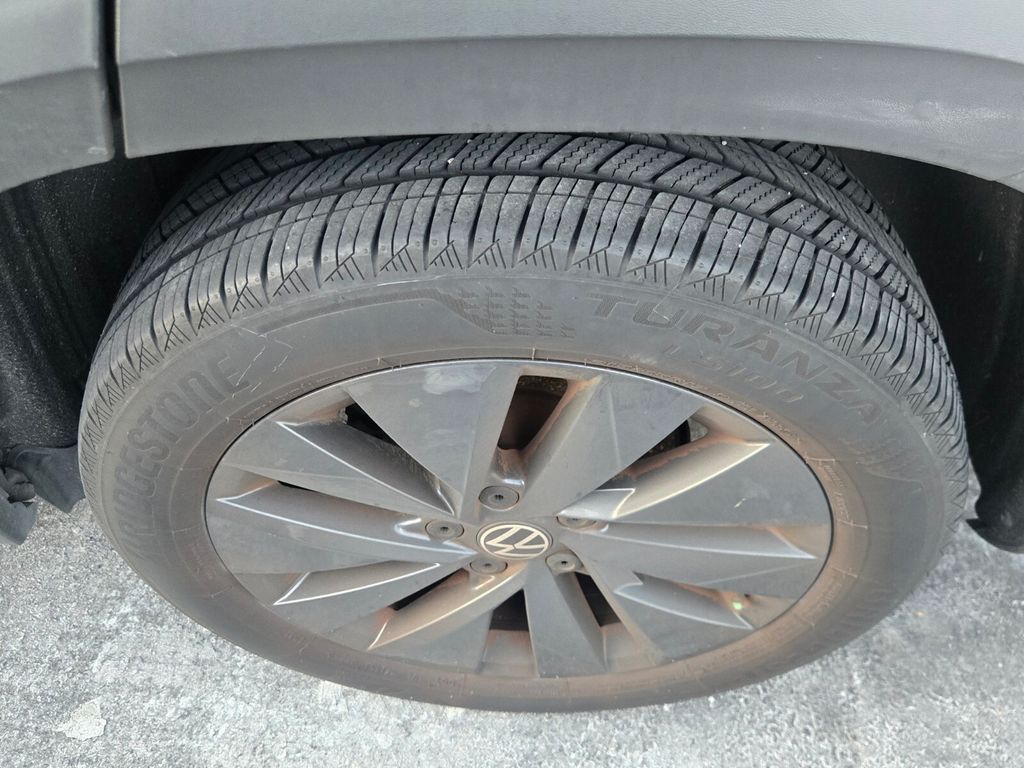 2024 Volkswagen Taos - $17,977