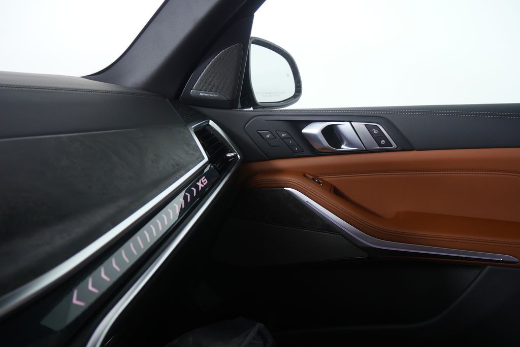 Thumbnail: 2026 BMW X5 - 25