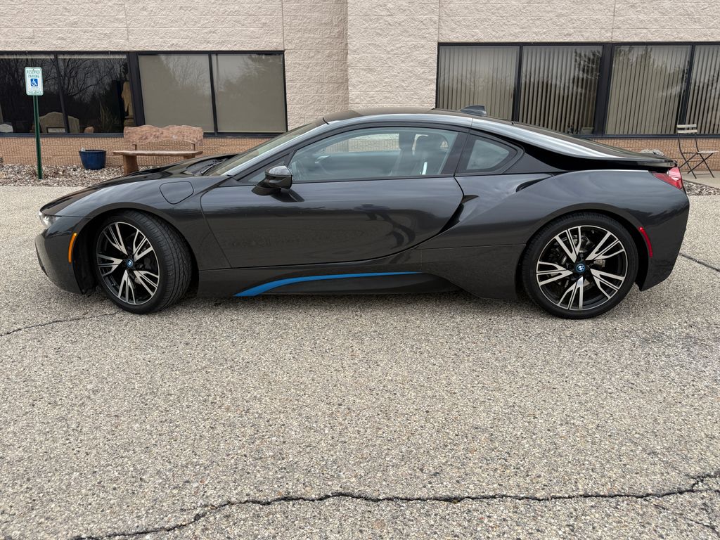 BMW i8
