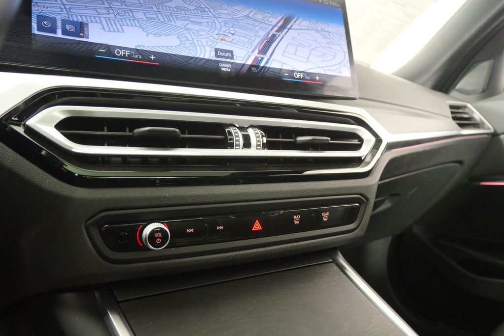 Thumbnail: 2024 BMW 3 Series - 24