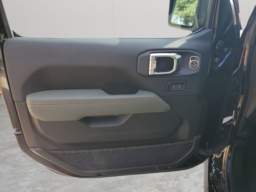 New Car 2025 Jeep Gladiator  Mojave For Sale Under $50,000 In Austin, Texas