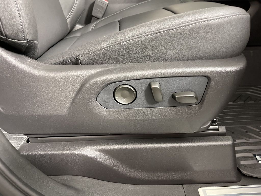 Thumbnail: 2026 Chevrolet Silverado 2500 - 12