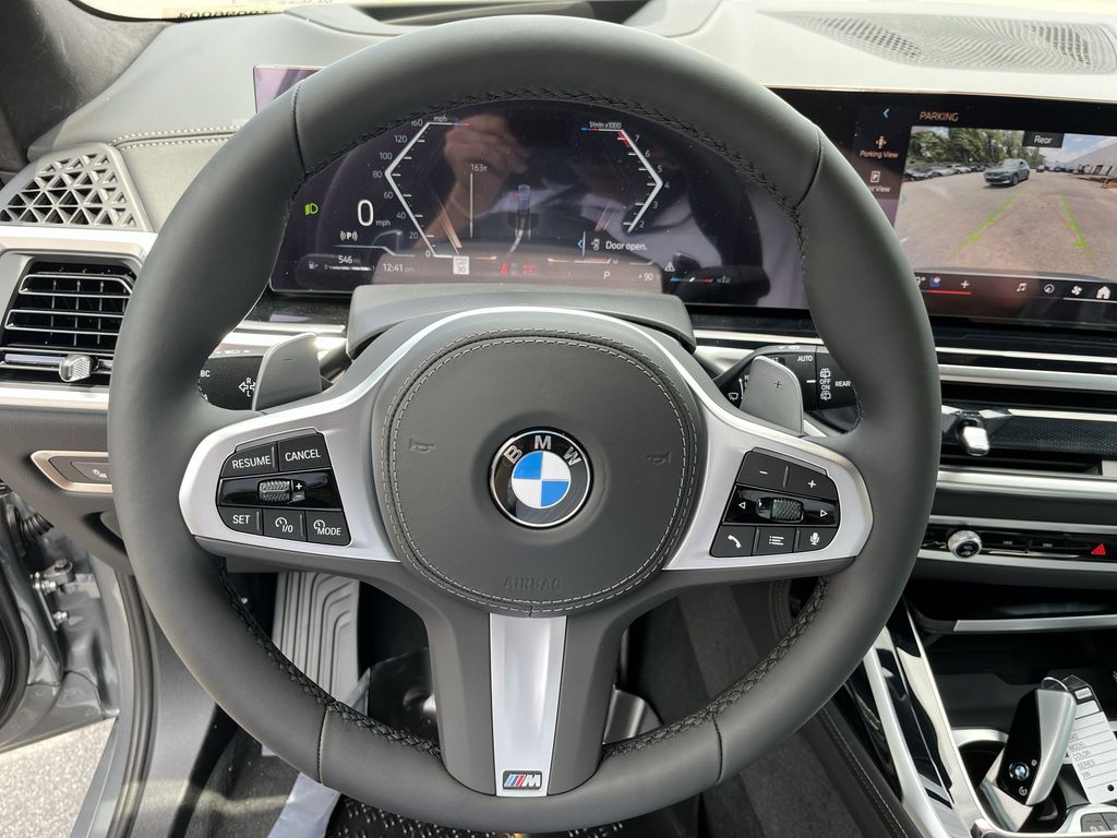 Thumbnail: 2026 BMW X7 - 14