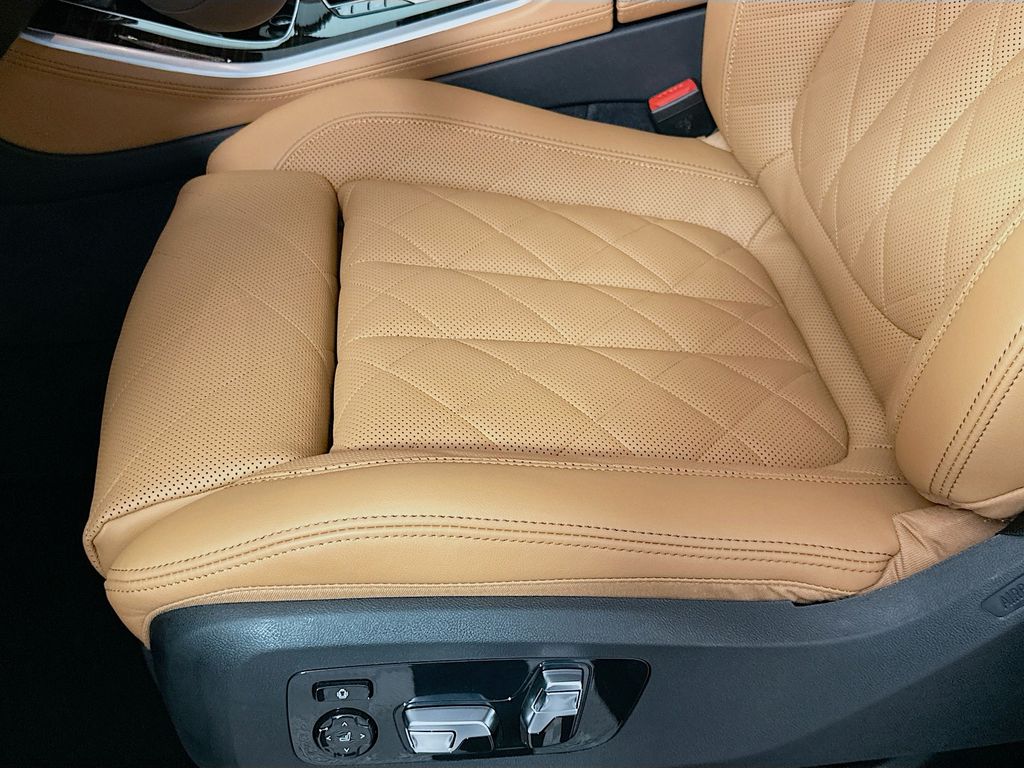 Thumbnail: 2026 BMW X5 - 21