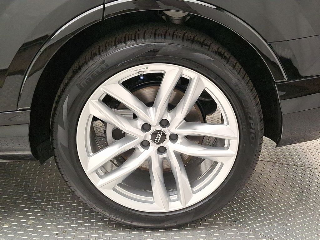 Thumbnail: 2025 Audi Q7 - 5