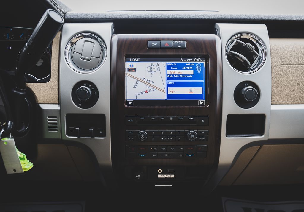 View vehicle photo 5