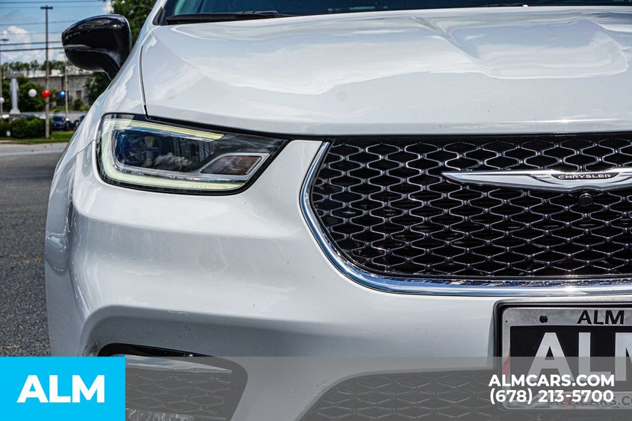 2024 Chrysler Pacifica Touring L photo 9