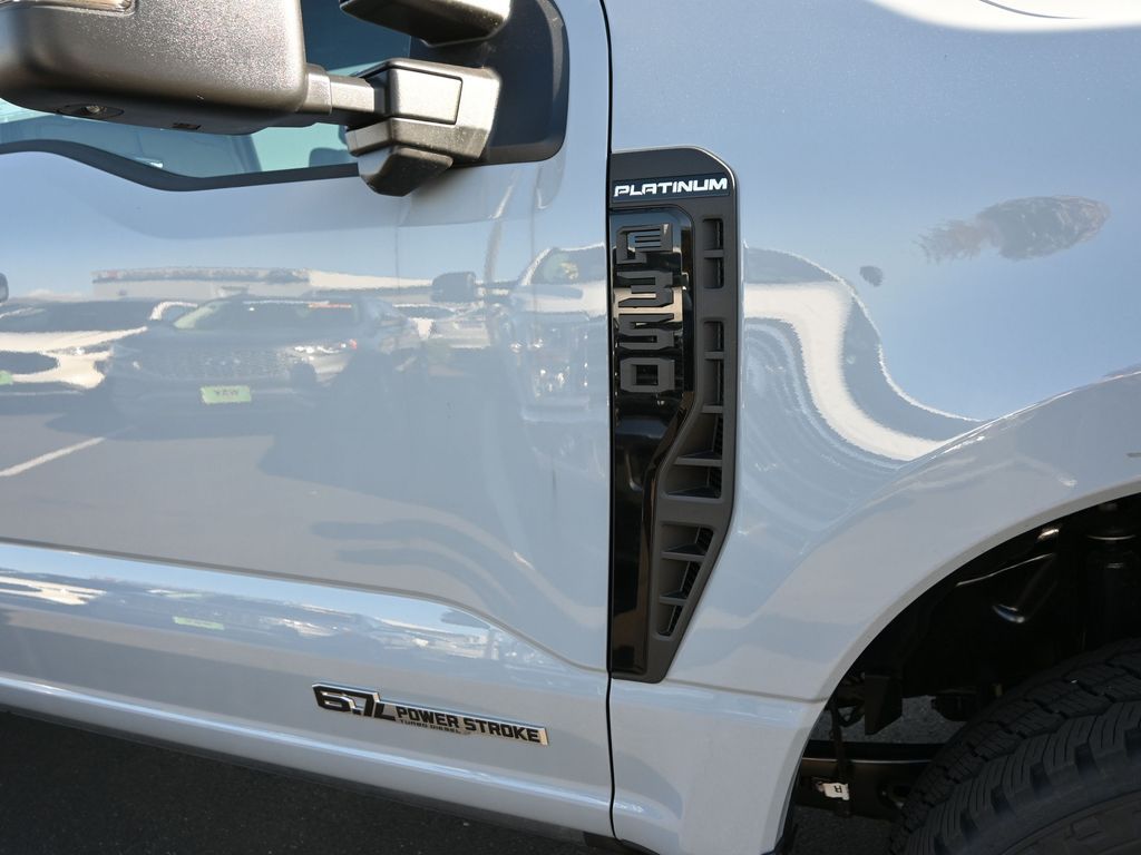 2025 Ford F-350 Super Duty Platinum