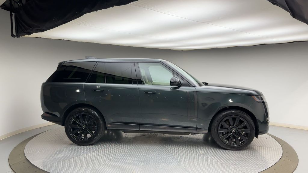 Thumbnail: 2025 Land Rover Range Rover - 9