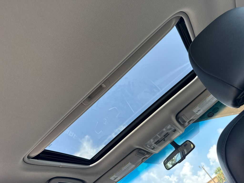Certified Used 2017  Toyota SE image 7