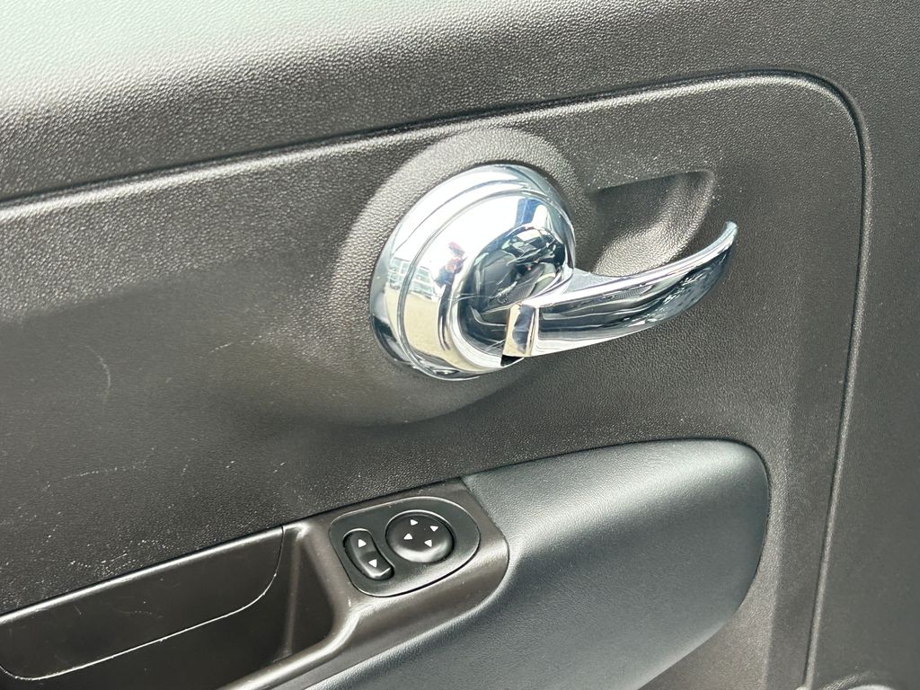 Thumbnail: 2019 Fiat 500e - 12