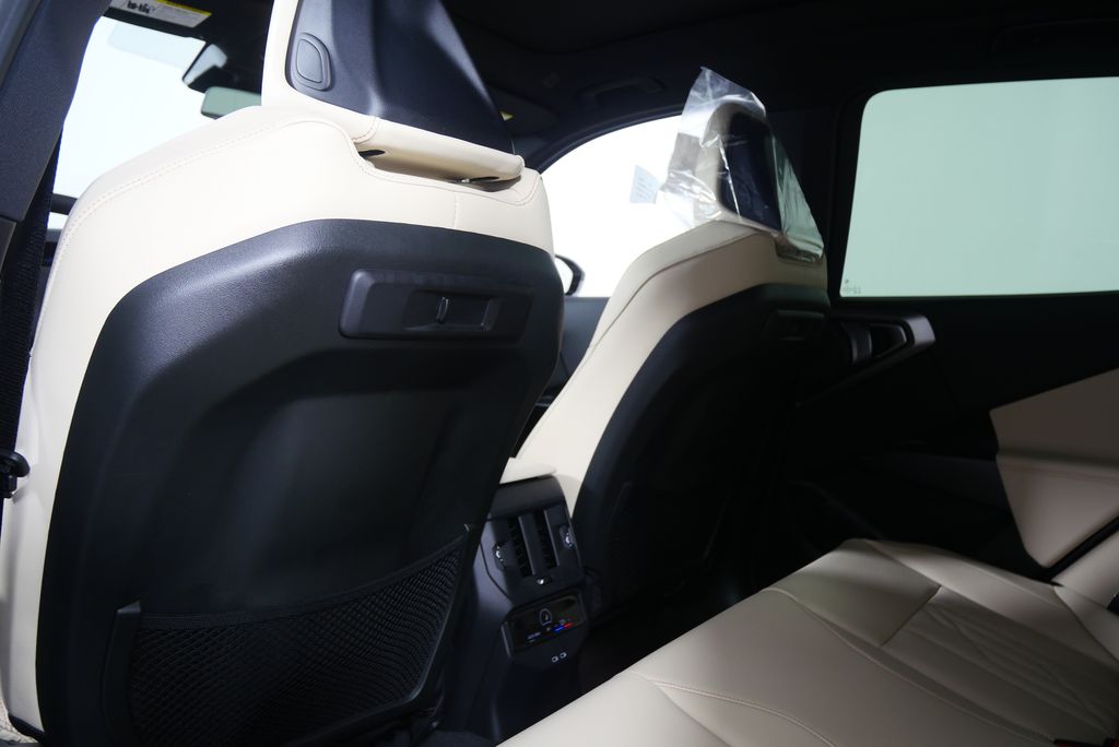 Thumbnail: 2026 BMW X3 - 16