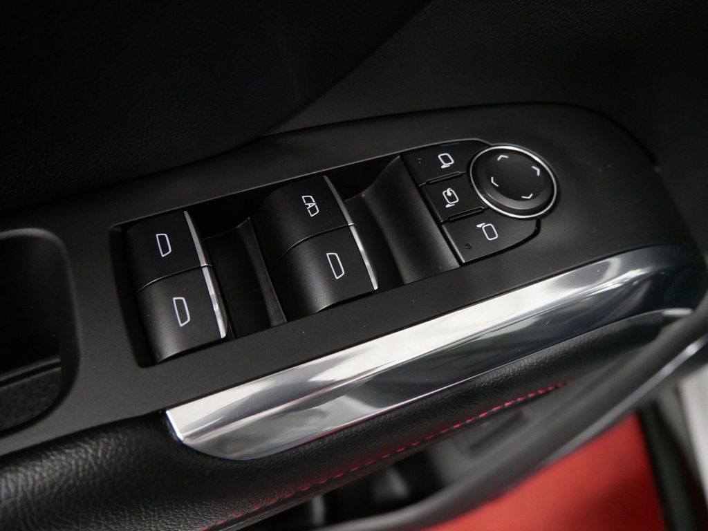 Used 2025 Chevrolet Traverse SUV