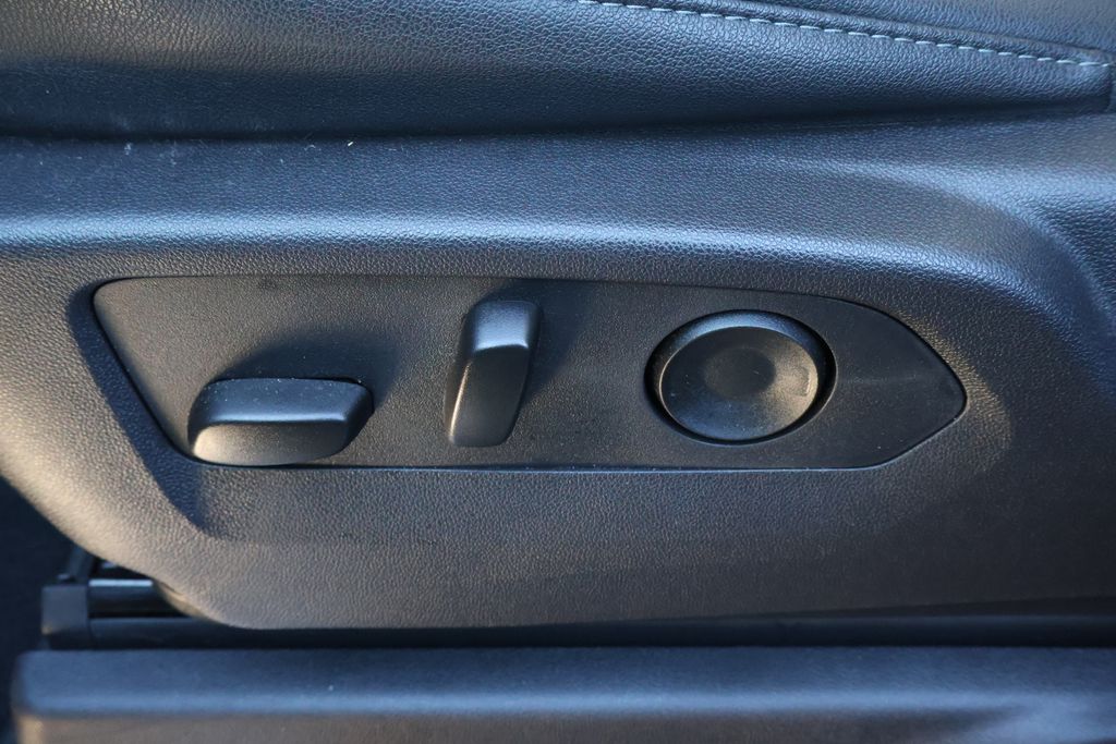 Thumbnail: 2025 GMC Sierra 1500 - 16