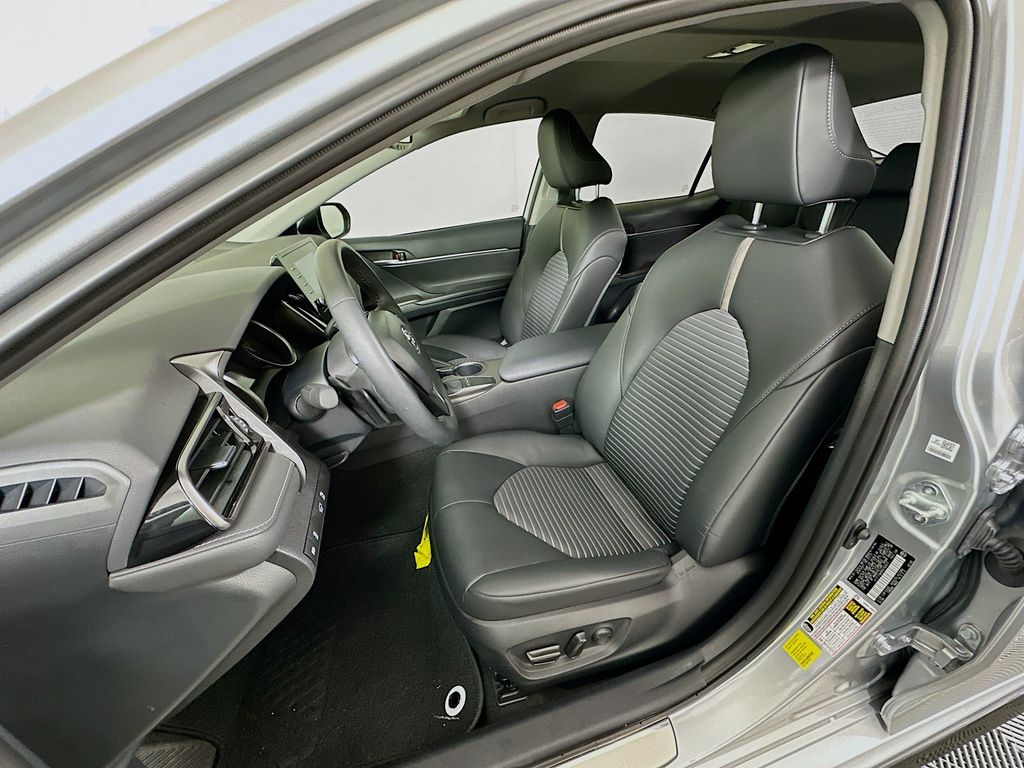 Thumbnail: 2023 Toyota Camry - 20