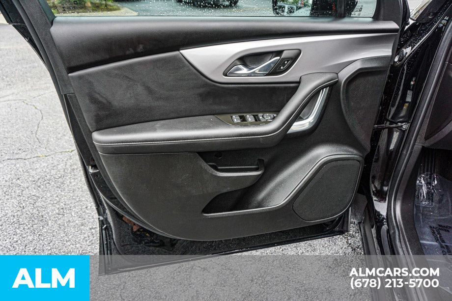 Used 2025 Black Chevrolet LT image 48