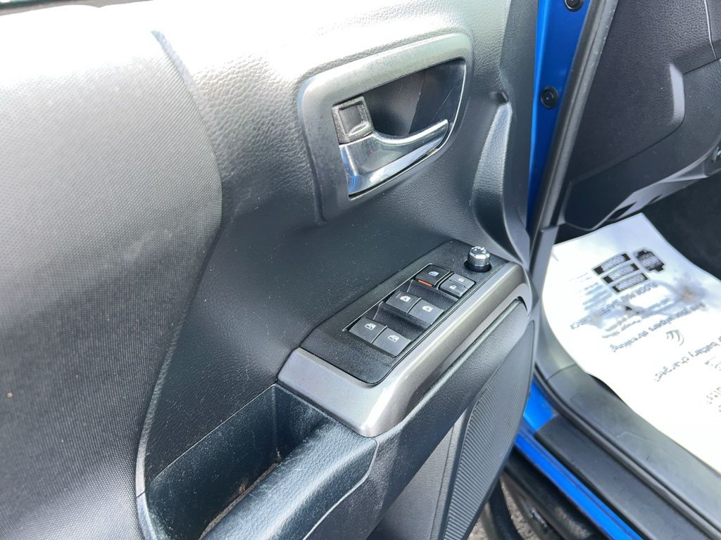 2017 Toyota Tacoma TRD Sport 9