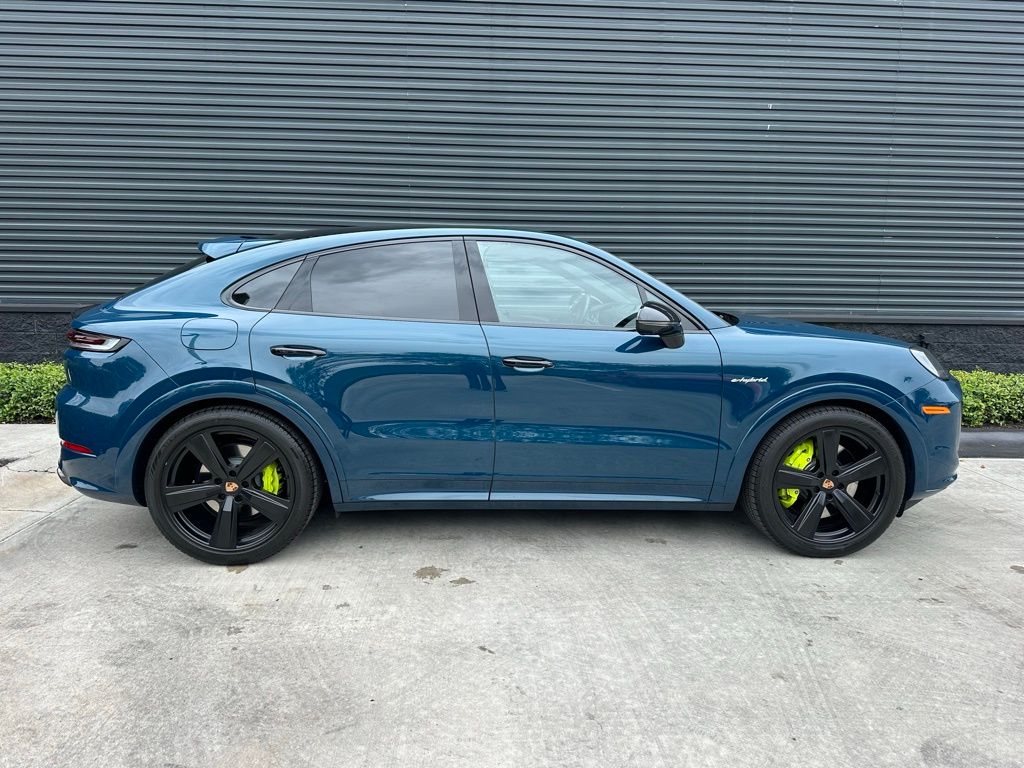 Thumbnail: 2025 Porsche  - 10