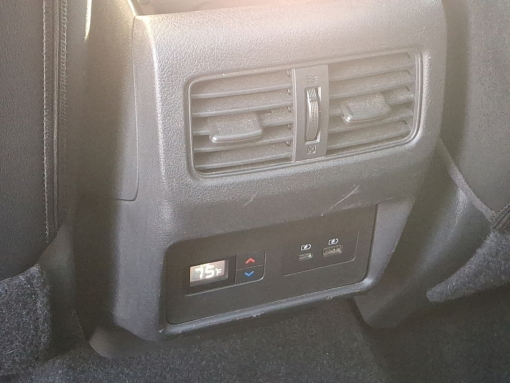 Thumbnail: 2022 Nissan Rogue - 9