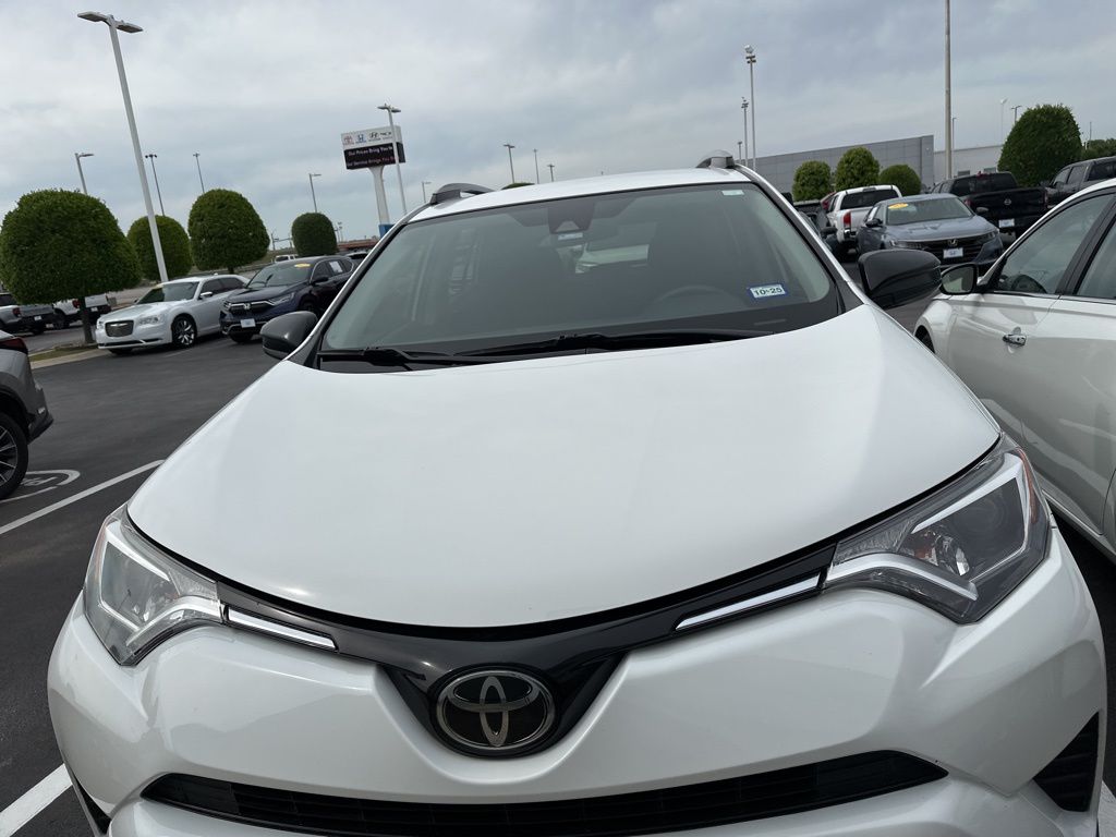 2018 Toyota RAV4 LE 2