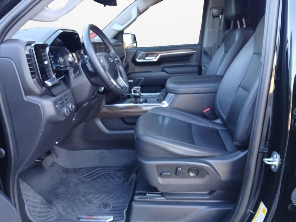 Used Car 2023 Chevrolet Silverado 1500  Lt Trail Boss For Sale Under $50,000 In Austin, Texas