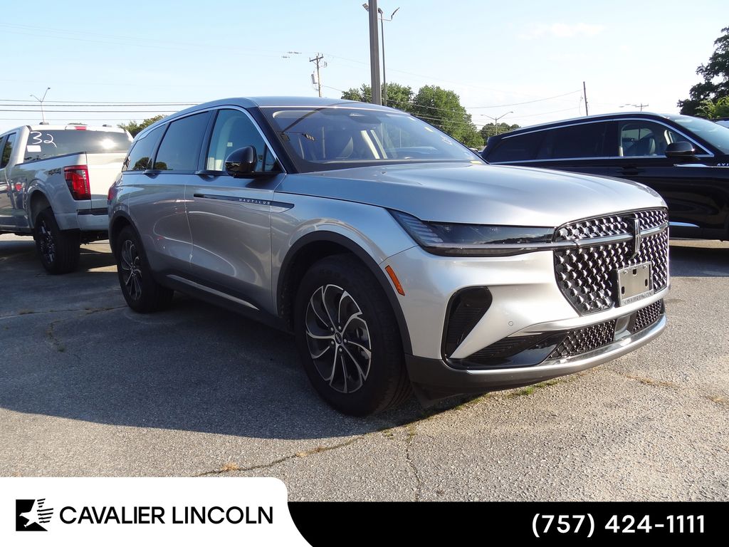2025 Lincoln Nautilus Premiere AWD's photo