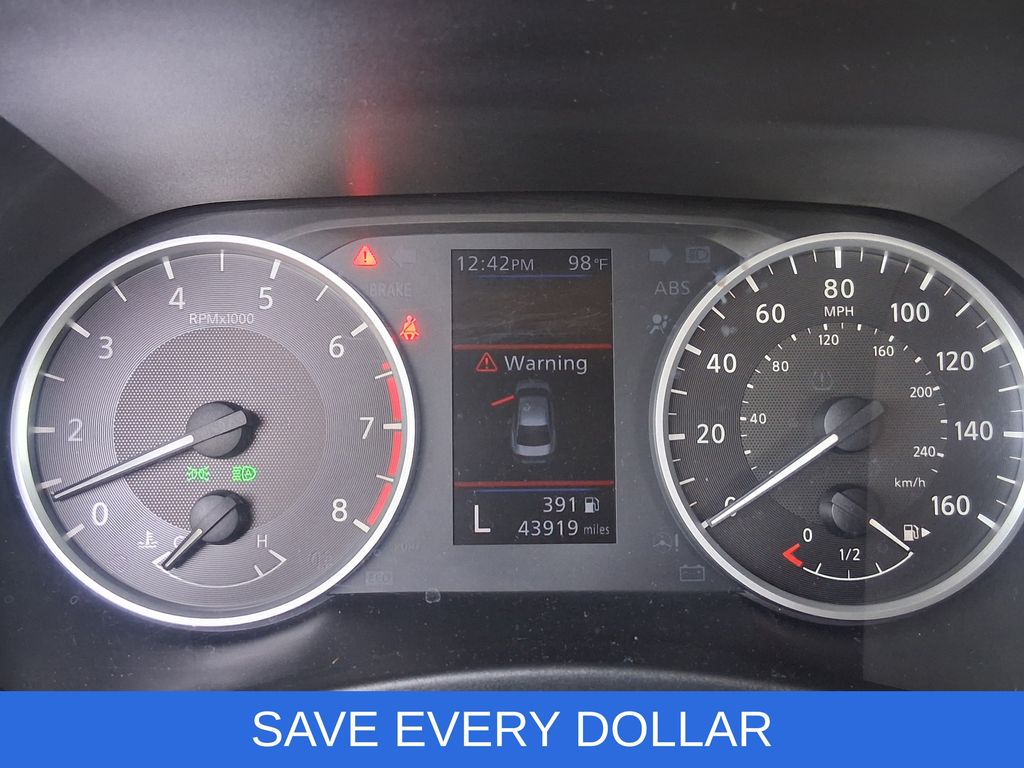 Used 2021 White Nissan S image 7