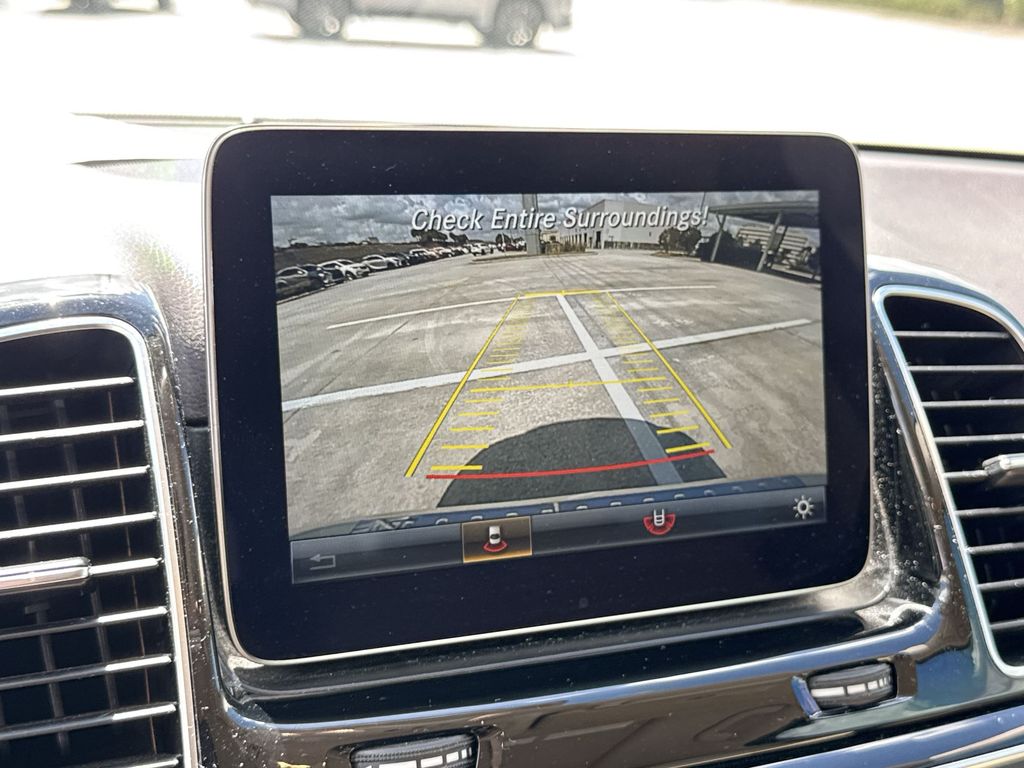 Thumbnail: 2017 Mercedes-Benz GLE - 24