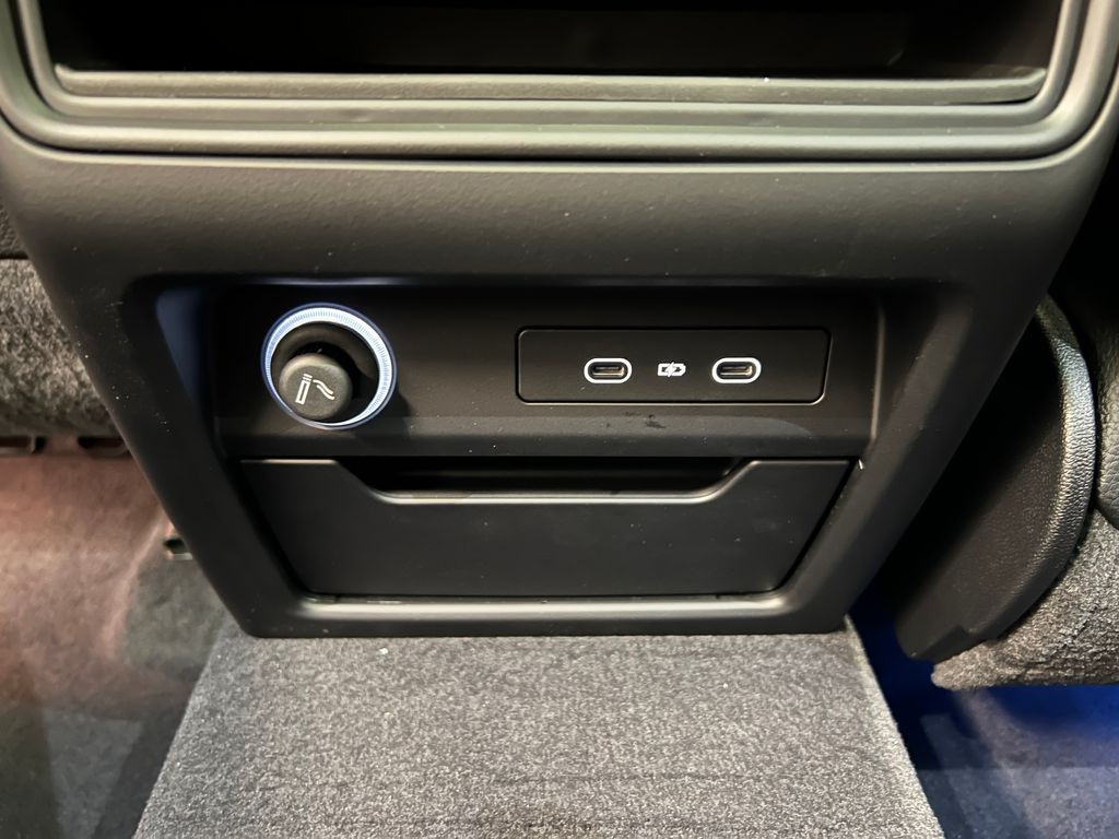 Thumbnail: 2026 Porsche Cayenne - 32