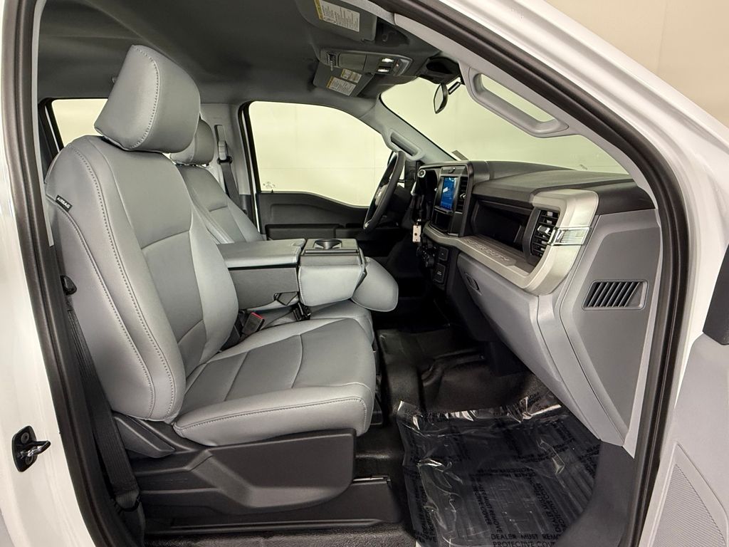 2026 Ford F-250 Crew Cab 4WD Cab Chassis for sale #9F0452 - photo 12
