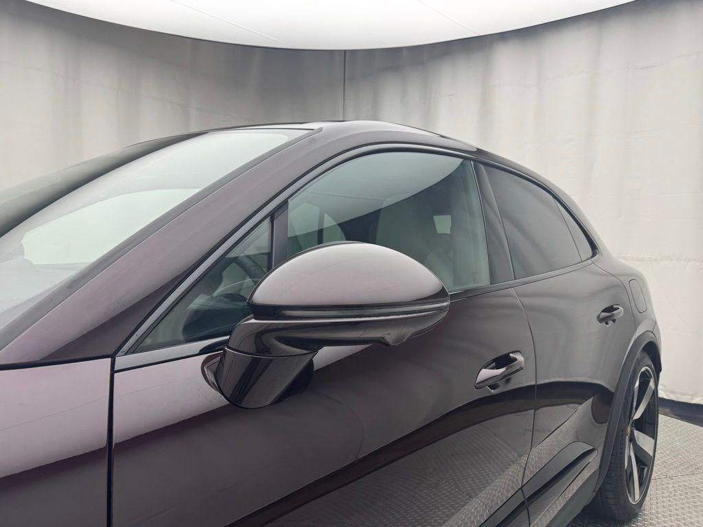 Thumbnail: 2025 Porsche Macan - 11