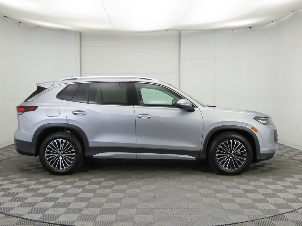 Thumbnail: 2026 Volkswagen Tiguan - 4