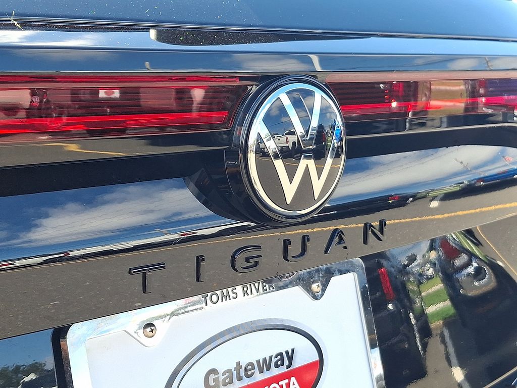 Thumbnail: 2025 Volkswagen Tiguan - 30
