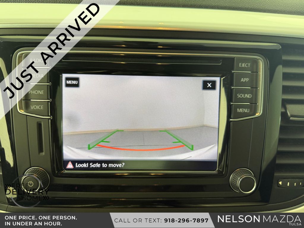 Used 2019 White Volkswagen 2.0T SE image 32